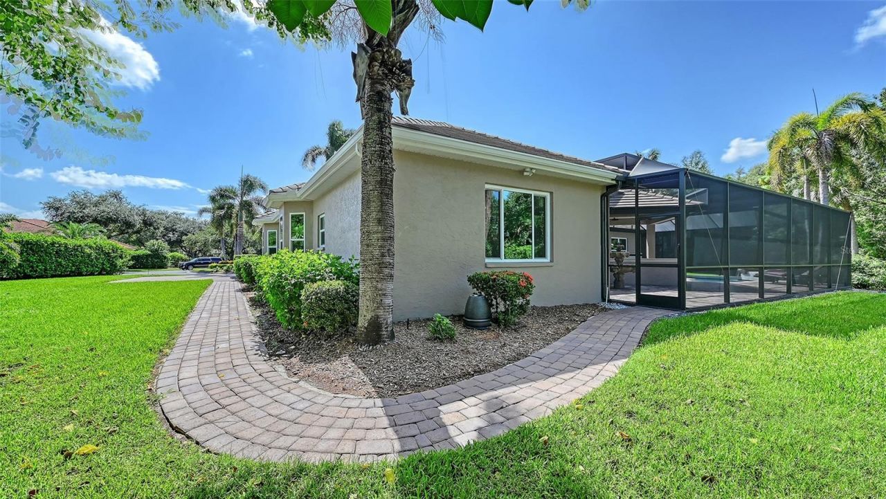 8866 Bloomfield Boulevard, Sarasota, FL 34238 Photo