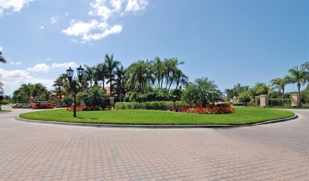 8866 Bloomfield Boulevard, Sarasota, FL 34238 Photo
