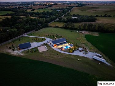 14202 Pawnee Road, Bennington, NE 68007
