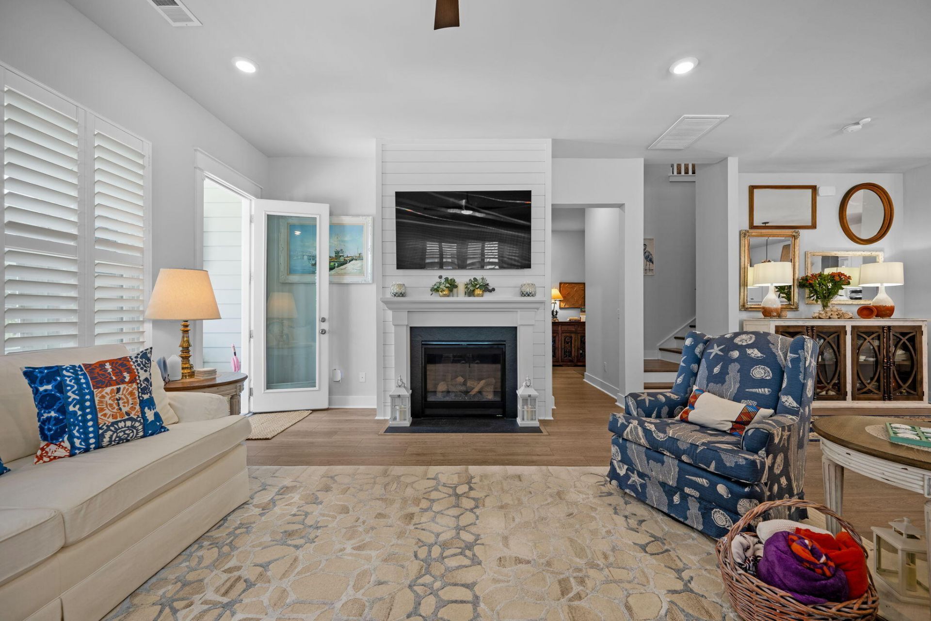 129 Medford Street Photo 33