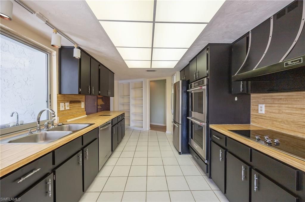 379 Torrey Pines Pt, Naples, FL 34113 Photo