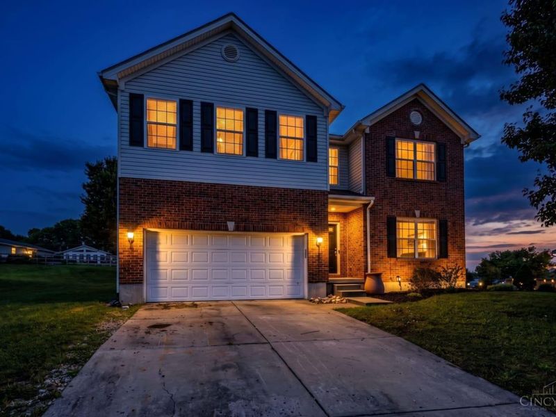 235 Brittony Woods Drive, Monroe, OH 45050 Photo 2