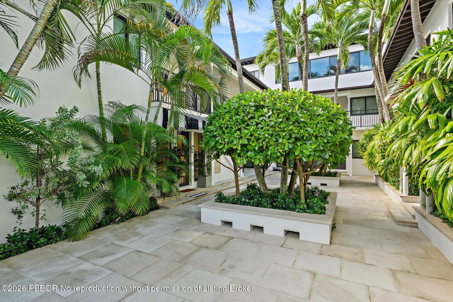 122 Peruvian Avenue, Unit 16, Palm Beach, FL 33480 Photo