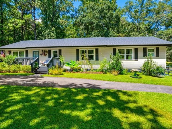 5400 Dogwood Court E, Mobile, AL 36693