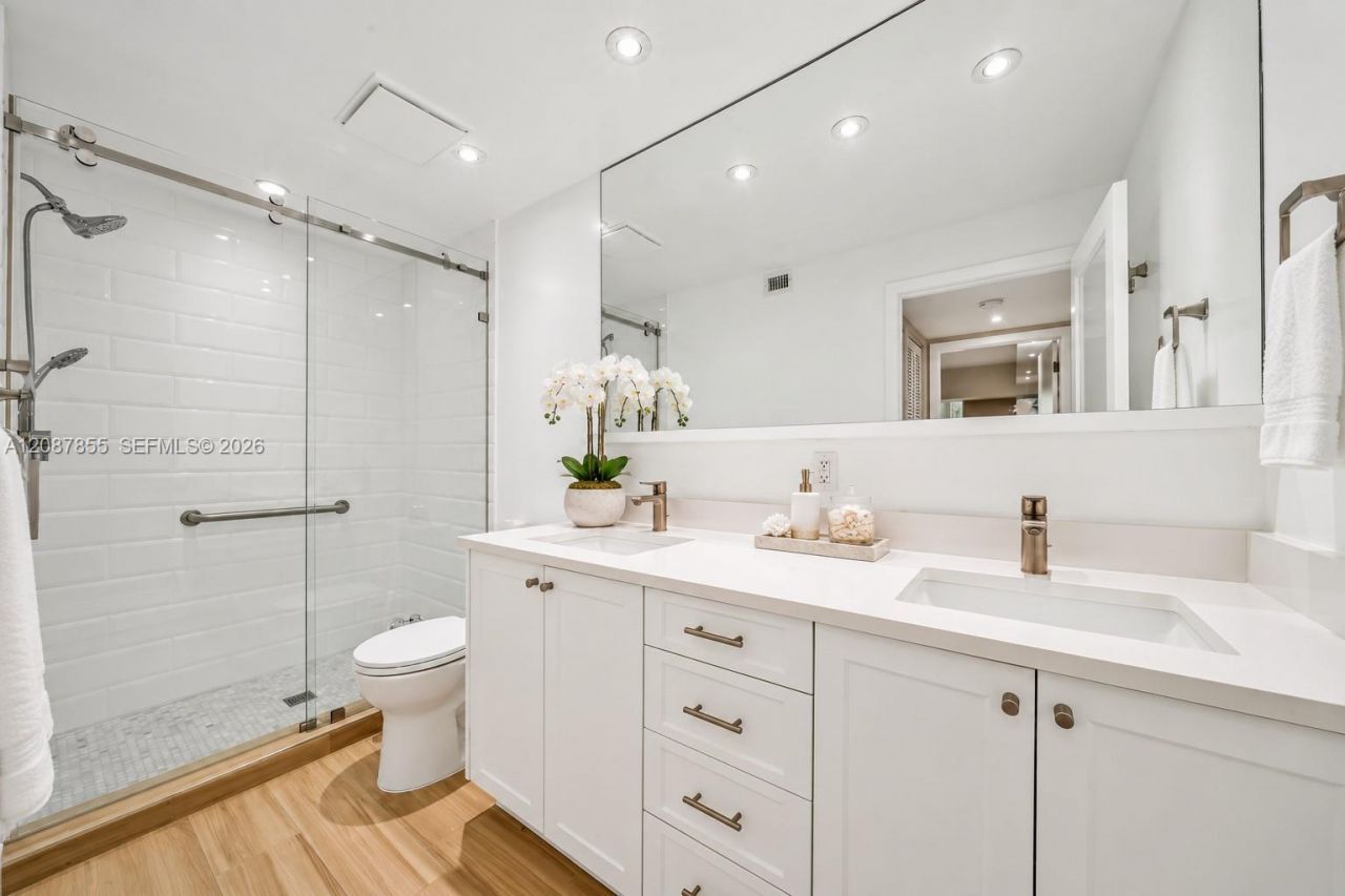 260 Sunrise Dr, Unit D, Key Biscayne, FL 33149 Photo