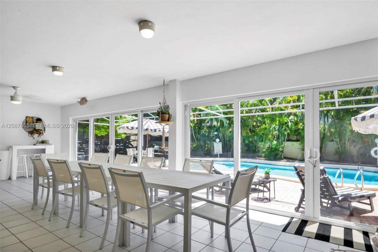 260 Sunrise Dr, Unit D, Key Biscayne, FL 33149 Photo