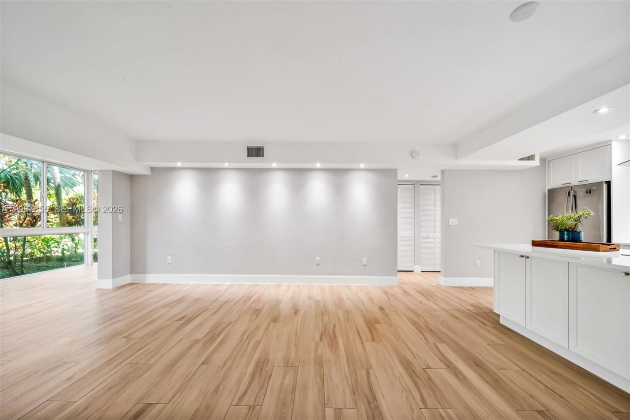260 Sunrise Dr, Unit D, Key Biscayne, FL 33149 Photo