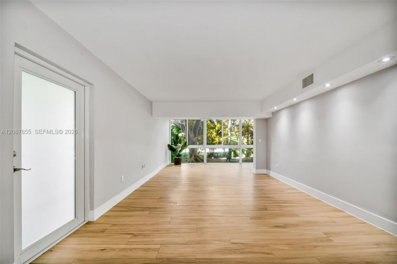 260 Sunrise Dr, Unit D, Key Biscayne, FL 33149 Photo