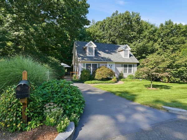 11 Stephanie Cir, Springfield, MA 01129