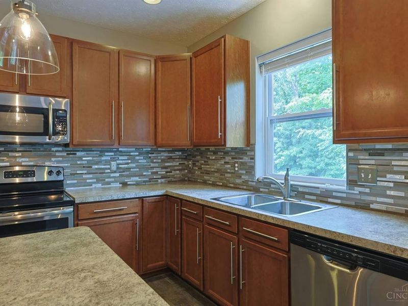 4166 Roland Creek Drive, Union Township, OH 45245 Photo 13