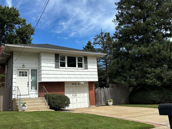 91 North Street, Huntington Station, NY 11746