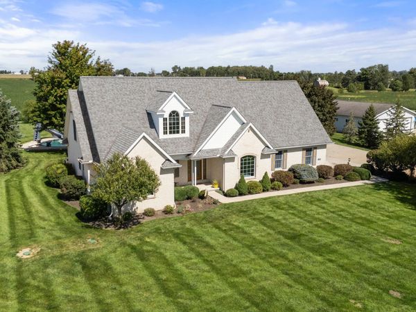 2160 Co Rd M, Swanton, OH 43558
