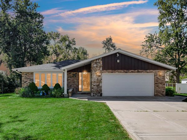 7903 W 102nd Street , Palos Hills, IL 60465