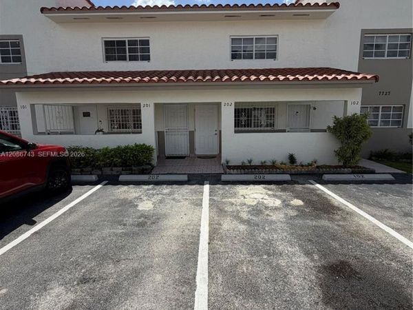 7727 W 29th Ln, Unit 202-39, Hialeah, FL 33018