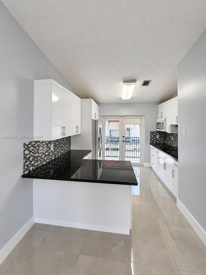 7727 W 29th Ln, Unit 202-39, Hialeah, FL 33018 Photo