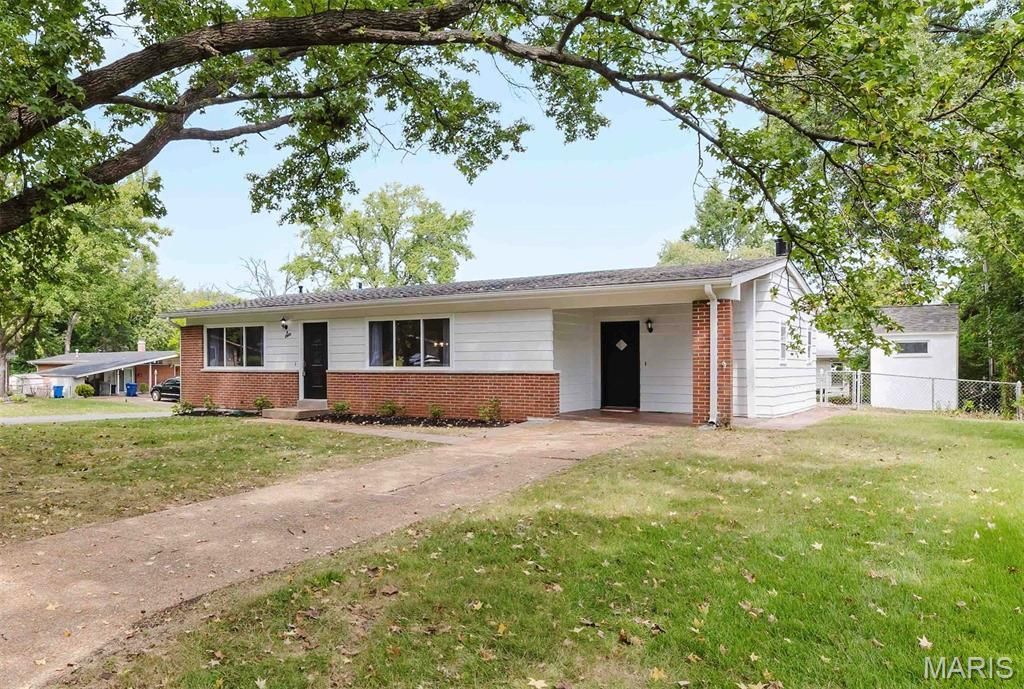 6 Citation Court, Florissant, MO 63033 Main Photo