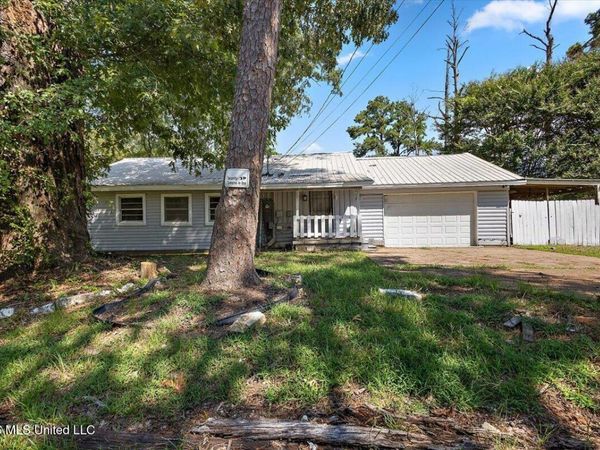 1446 Lakeview Avenue, Jackson, MS 39212