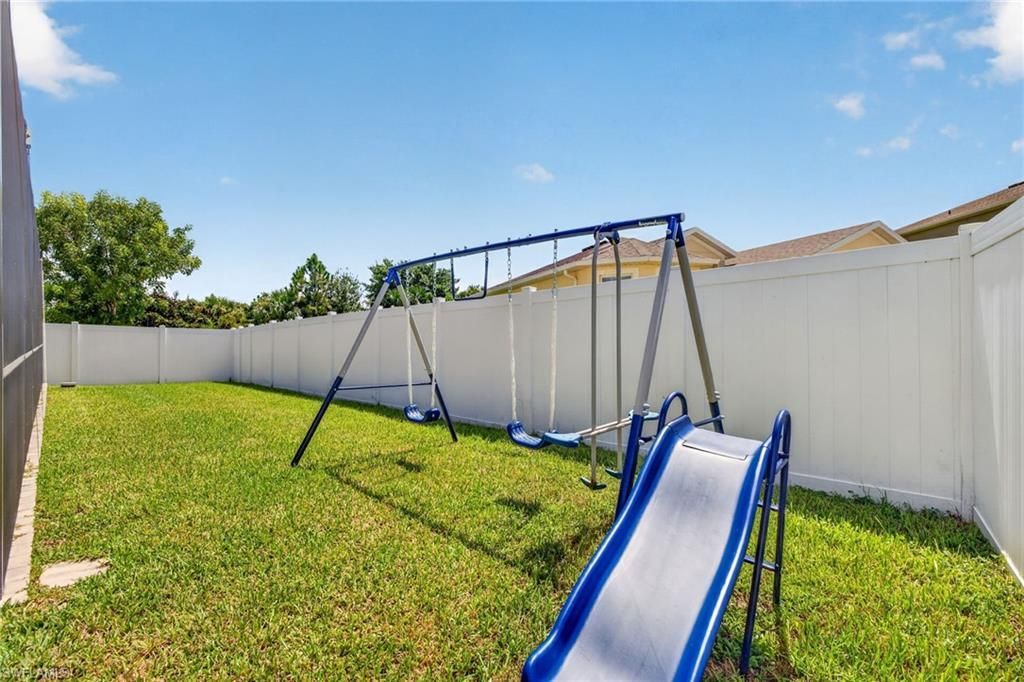 3172 Estancia Ln, Cape Coral, FL 33909 Photo