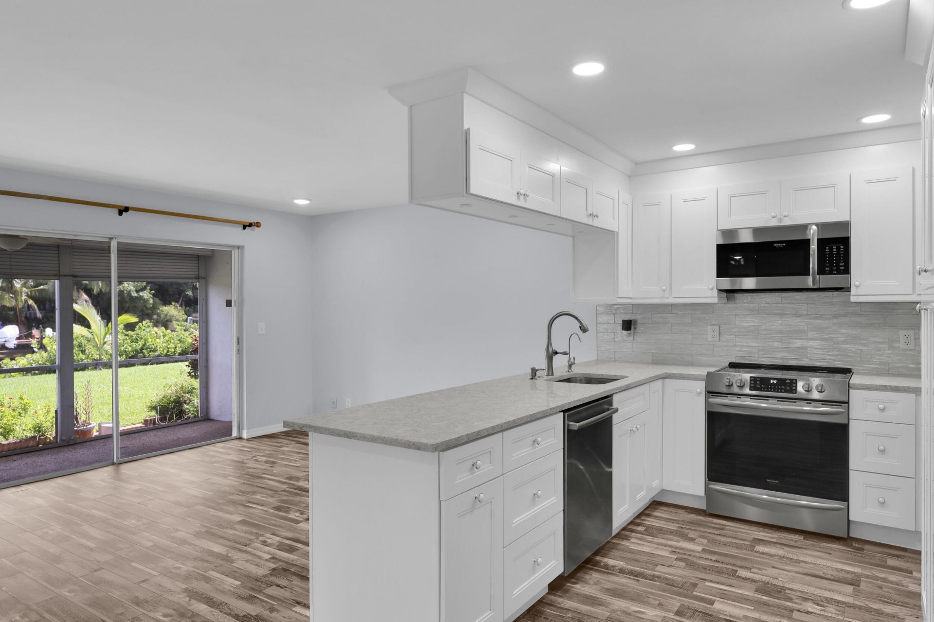 342 Southwind Drive, Unit 102, North Palm Beach, FL 33408 Photo