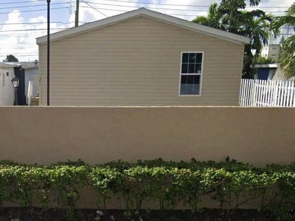 821 SW 1ST Street, Hallandale Beach, FL 33009
