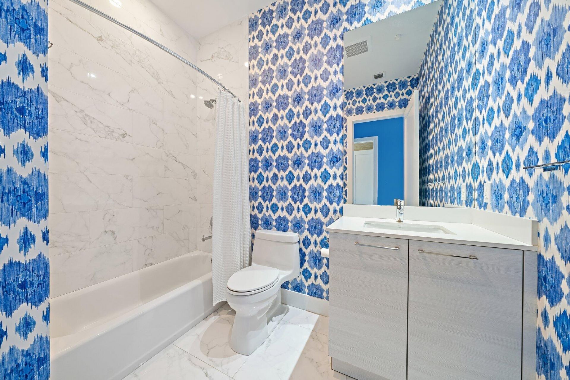 1 Water Club Way, Unit 301, North Palm Beach, FL 33408 Photo