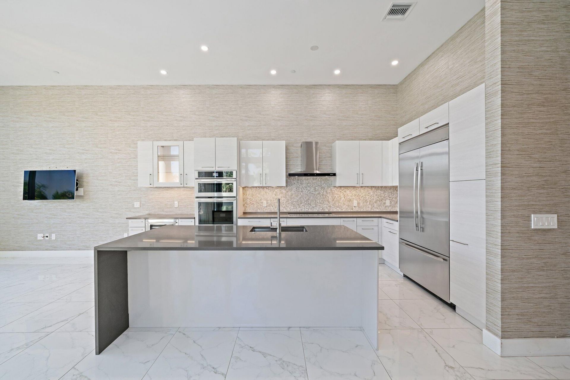 1 Water Club Way, Unit 301, North Palm Beach, FL 33408 Photo