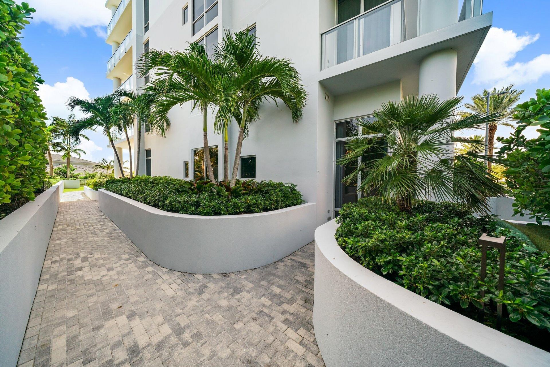1 Water Club Way, Unit 301, North Palm Beach, FL 33408 Photo