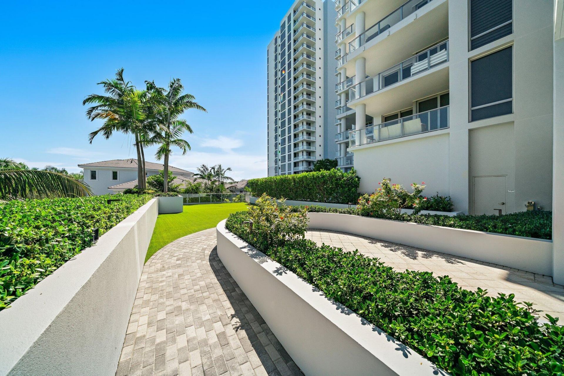 1 Water Club Way, Unit 301, North Palm Beach, FL 33408 Photo