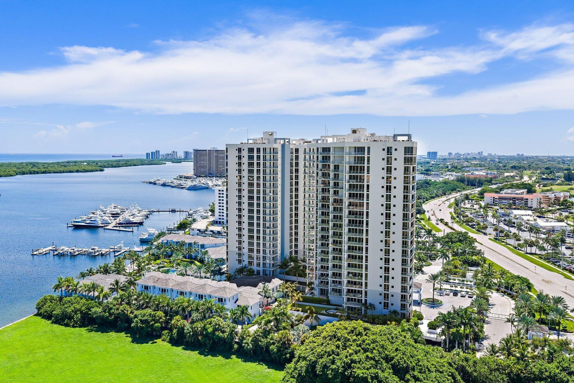 1 Water Club Way, Unit 301, North Palm Beach, FL 33408 Photo