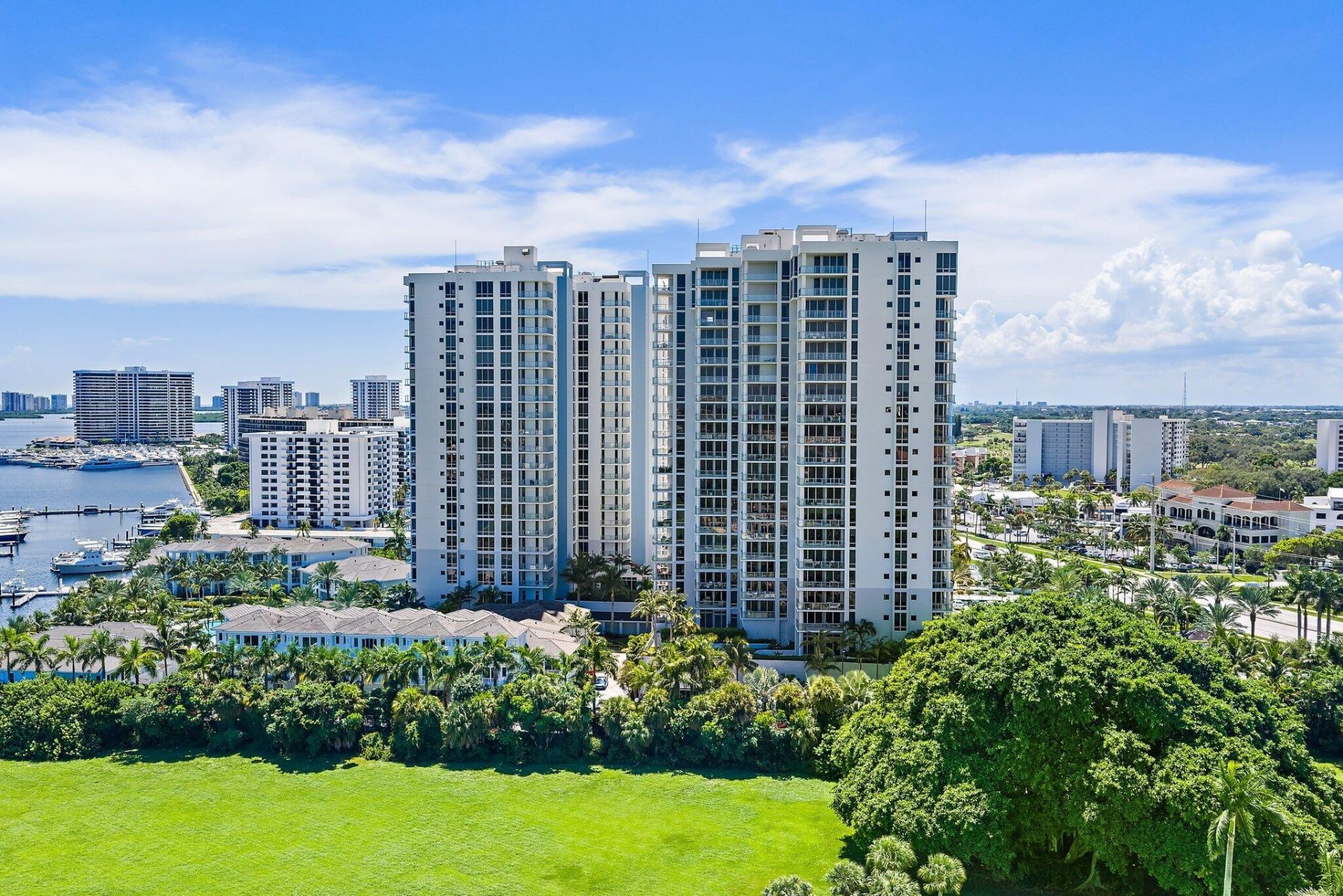 1 Water Club Way, Unit 301, North Palm Beach, FL 33408 Photo