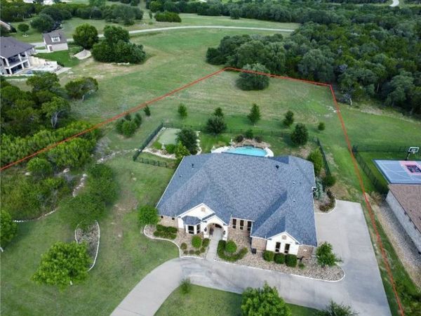6509 Ladybank Court W, Cleburne, TX 76033