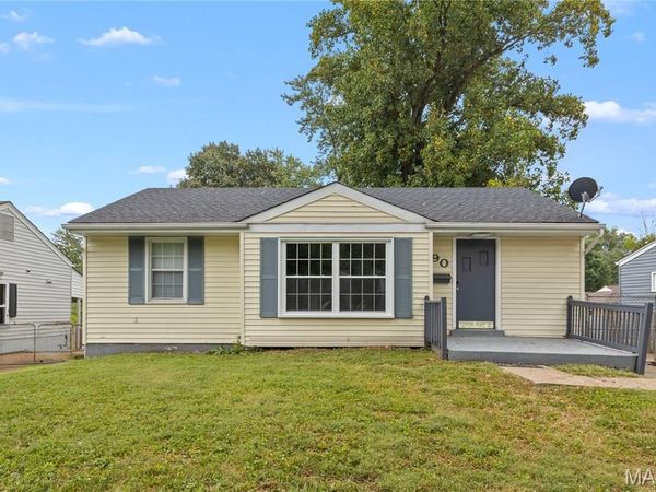 90 La Havre Circle, Florissant, MO 63031