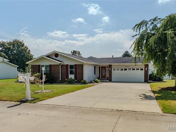 13 Blue Spruce Court, Granite City, IL 62040