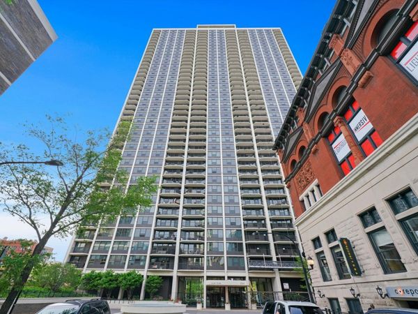 1560 N Sandburg Terrace , Unit 507J, Chicago, IL 60610