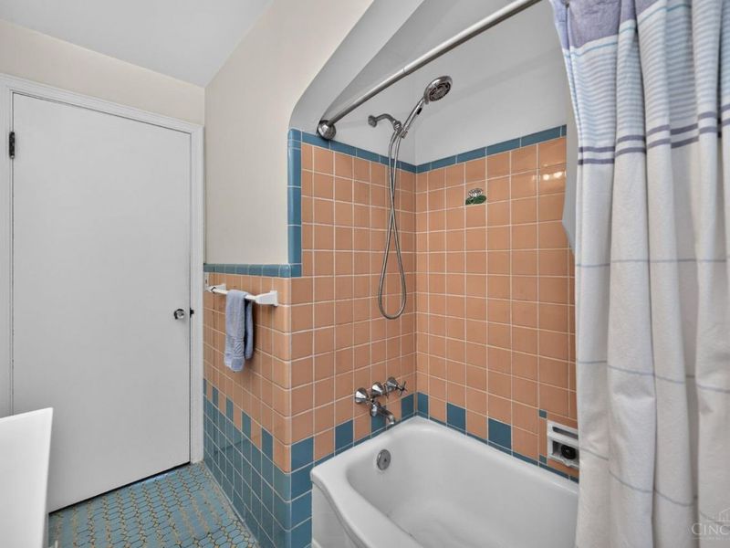 6747 Plainfield Road, Silverton, OH 45236 Photo 28