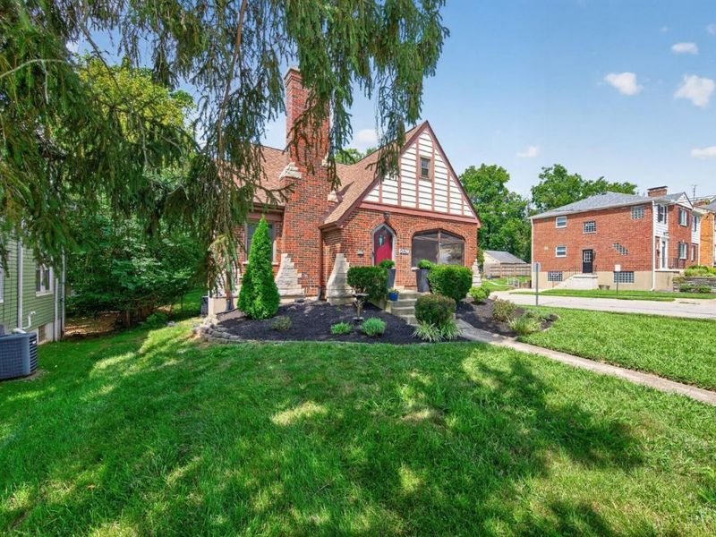 6747 Plainfield Road, Silverton, OH 45236 Photo 3