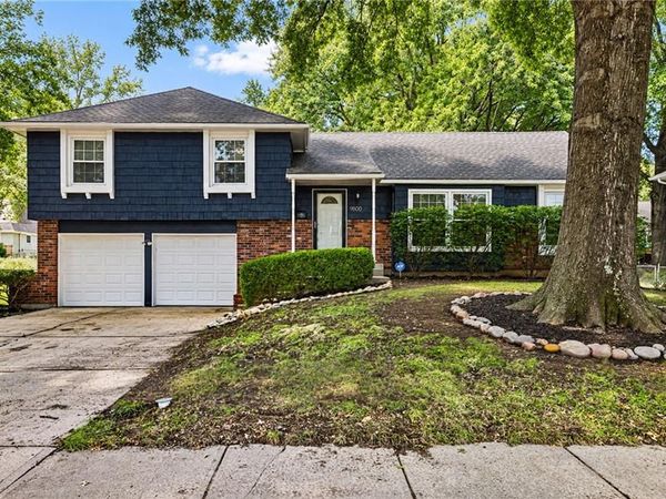 9800 Walmer Street, Overland Park, KS 66212