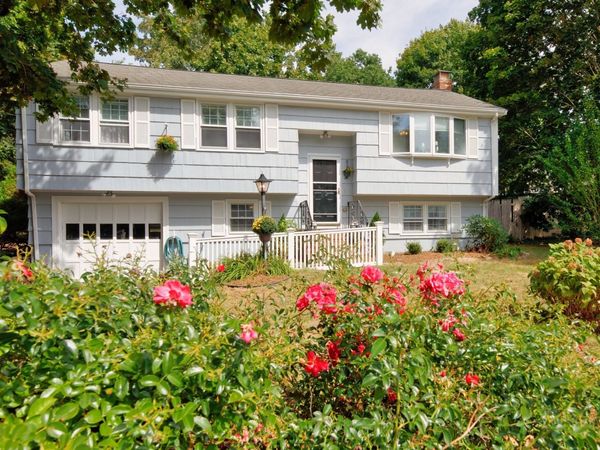 3 Elizabeth Rd, Bourne, MA 02559