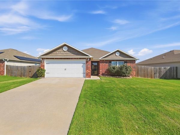 2306 Maplewood Avenue, Lowell, AR 72745