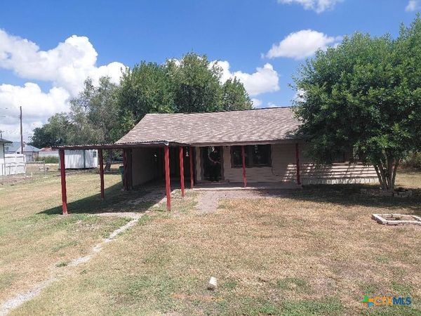 107 E Saint Mary Street, Runge, TX 78151