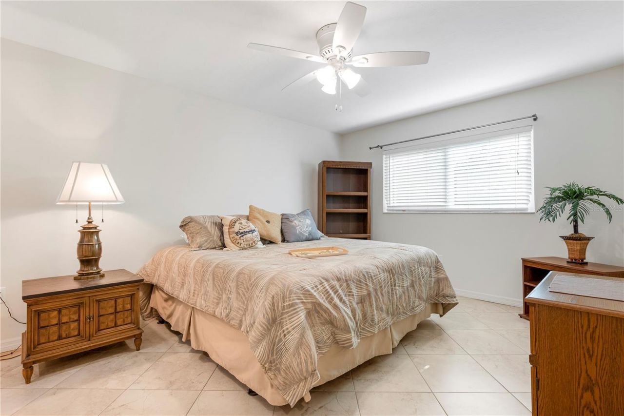 2756 Clubhouse Drive, Unit 202, Sarasota, FL 34232 Photo