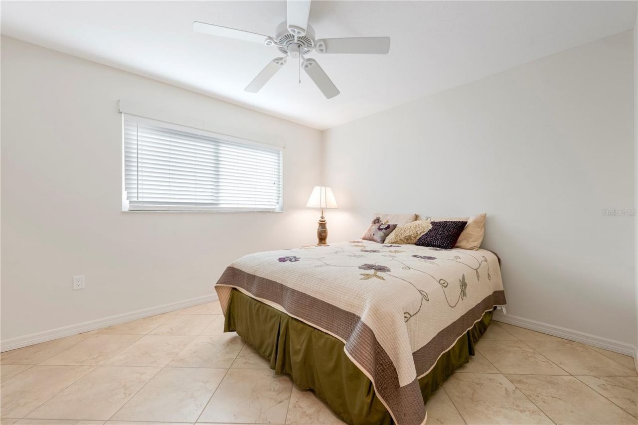 2756 Clubhouse Drive, Unit 202, Sarasota, FL 34232 Photo