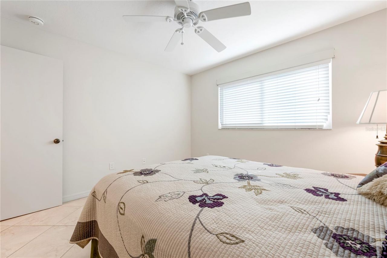 2756 Clubhouse Drive, Unit 202, Sarasota, FL 34232 Photo