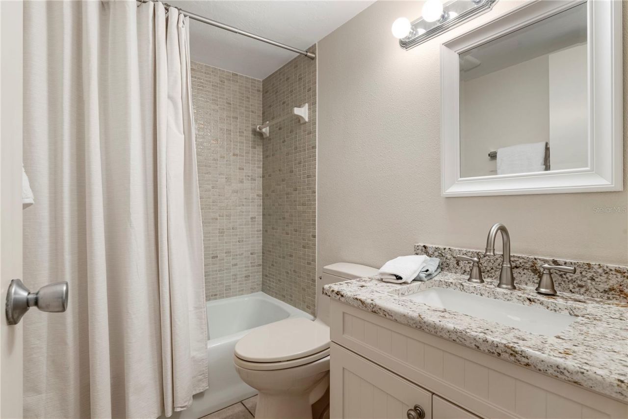2756 Clubhouse Drive, Unit 202, Sarasota, FL 34232 Photo