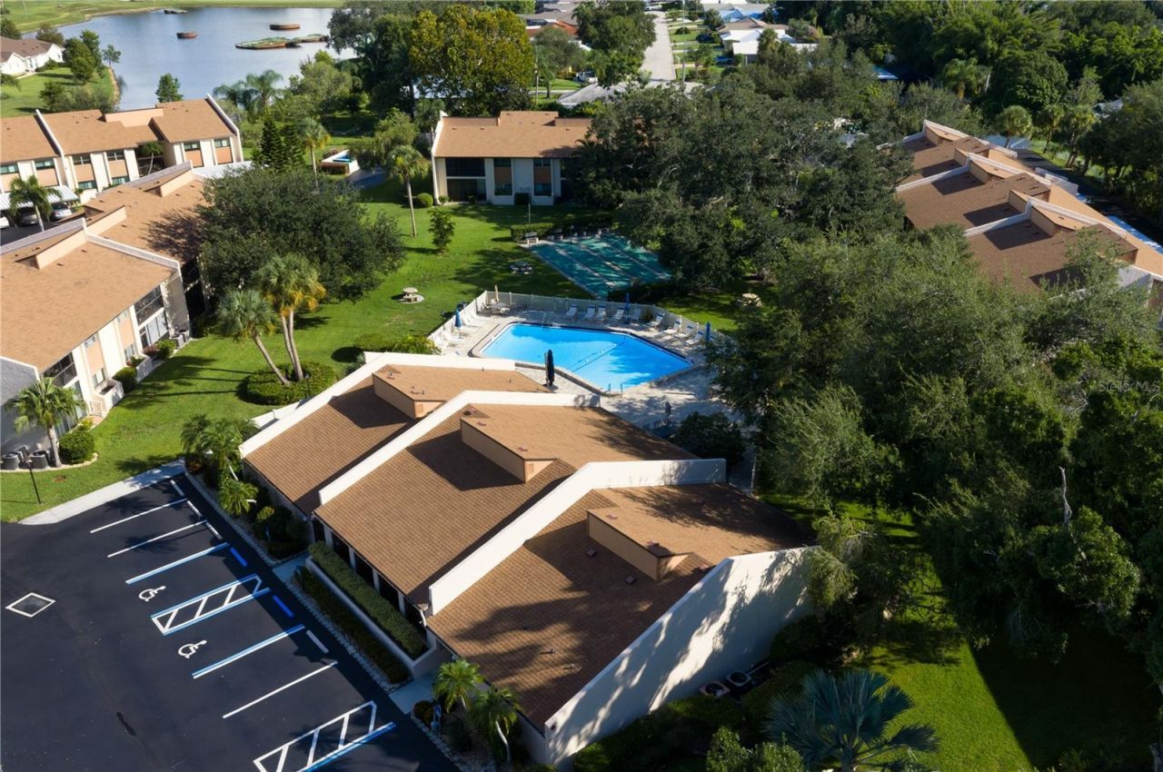 2756 Clubhouse Drive, Unit 202, Sarasota, FL 34232 Photo