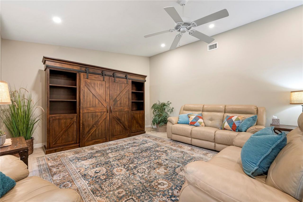2756 Clubhouse Drive, Unit 202, Sarasota, FL 34232 Photo
