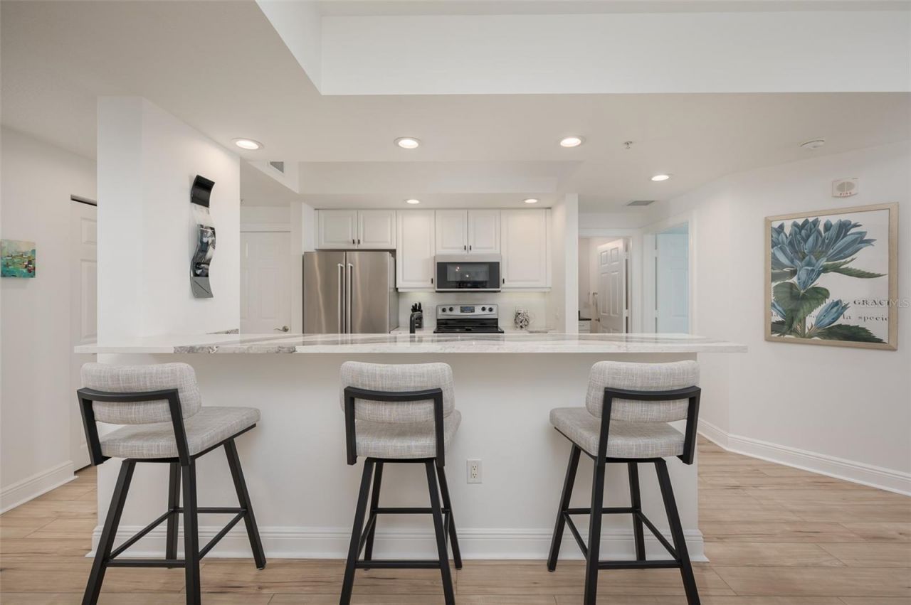 800 N Tamiami Trail, Unit 815, Sarasota, FL 34236 Photo