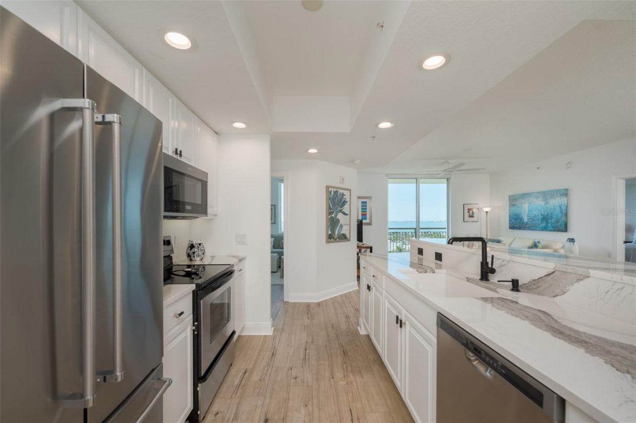 800 N Tamiami Trail, Unit 815, Sarasota, FL 34236 Photo