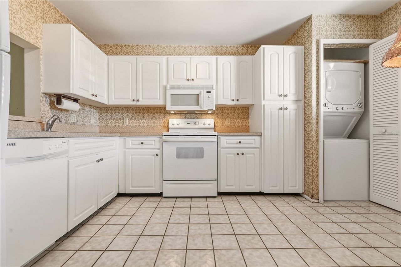 648 Woodlawn Drive, Unit 648, Bradenton, FL 34210 Photo