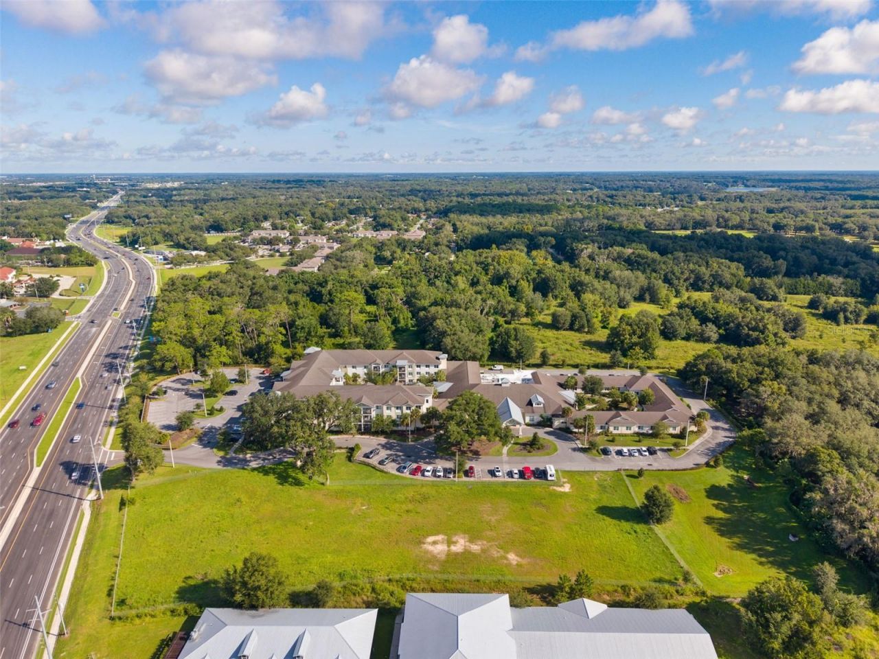 975 S Us Highway 27/441, Lady Lake, FL 32159 Photo